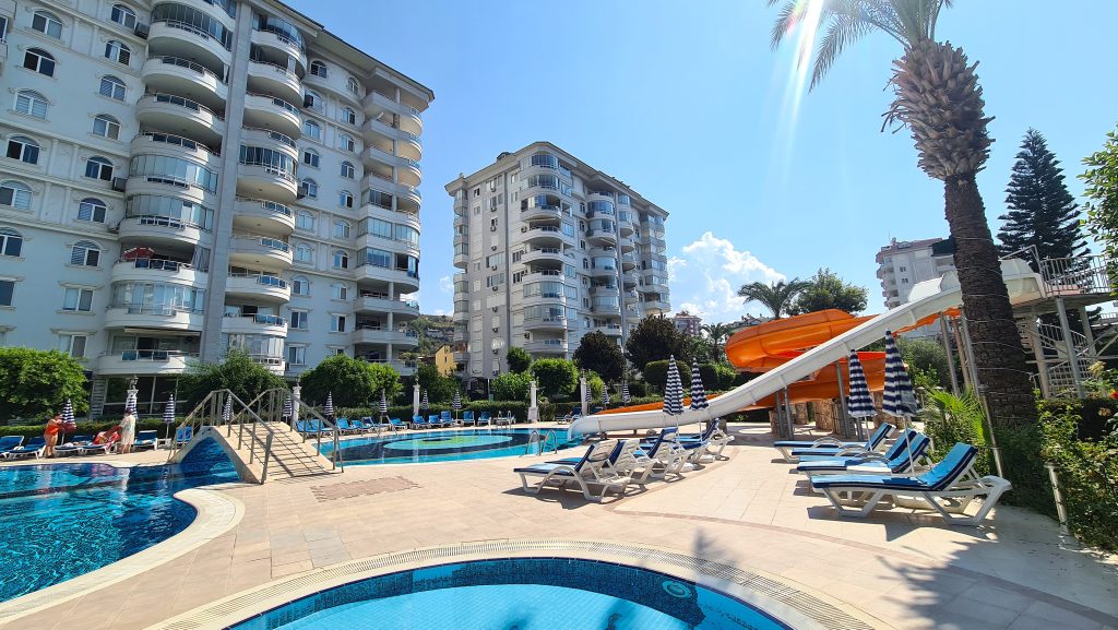 Köp Prisvärd Lägenhet i Mahmutlar | Alanya Bostad