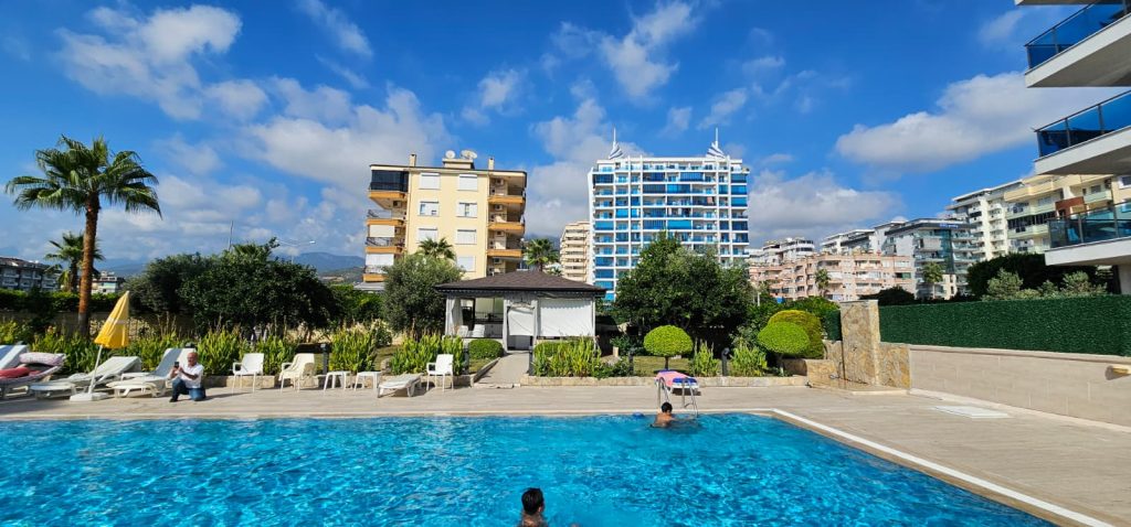 Lejlighed til salg ved havet i Mahmutlar, Alanya – kun 20 m fra stranden